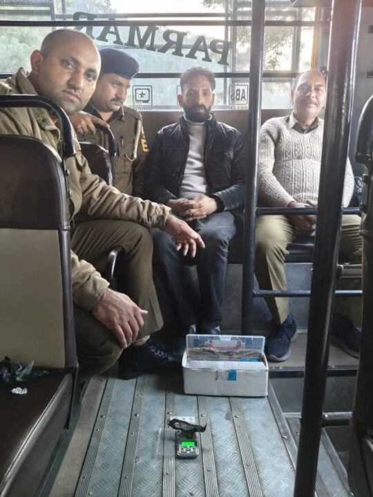 Chamba police ऊना-चंबा बस यात्री से 2.23 ग्राम चिट्टा बरामद