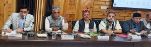 Chamba जिला में Disha Meeting 2025 के दौरान सांसद राजीव भारद्वाज बैठक की अध्यक्षता करते हुए।