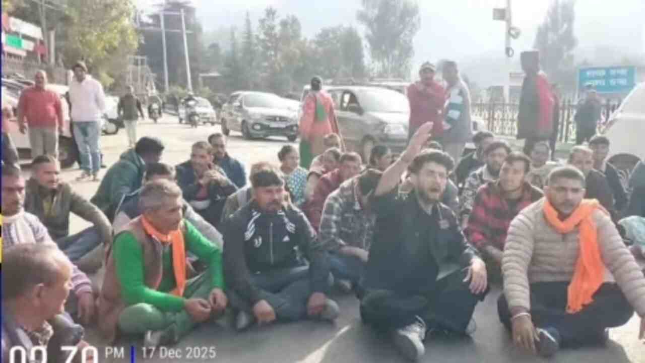 Chamba missing girl case chakka jam raising slogans